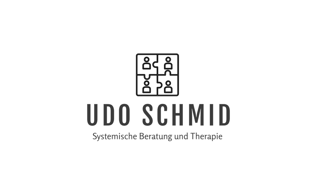 Logo Udo Schmid Systemische Beratung und Therapie — vier Puzzleteile mit Menschen
